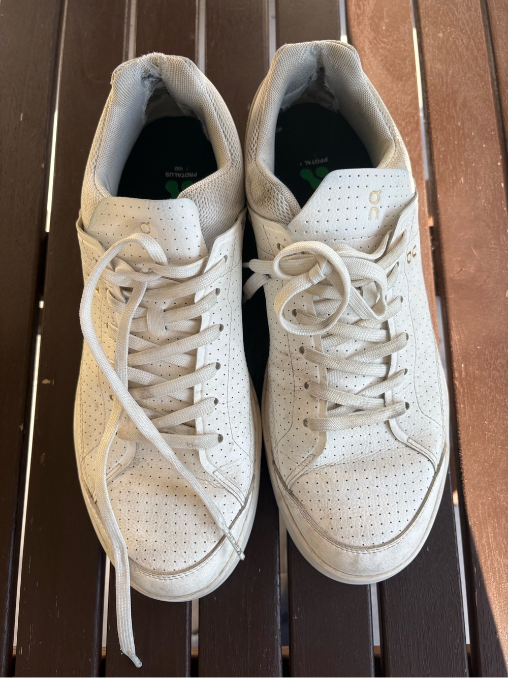 On The Roger Advantage White Leather Tennis Sneakers Men’s 10.5 EU 44.5 CloudTec